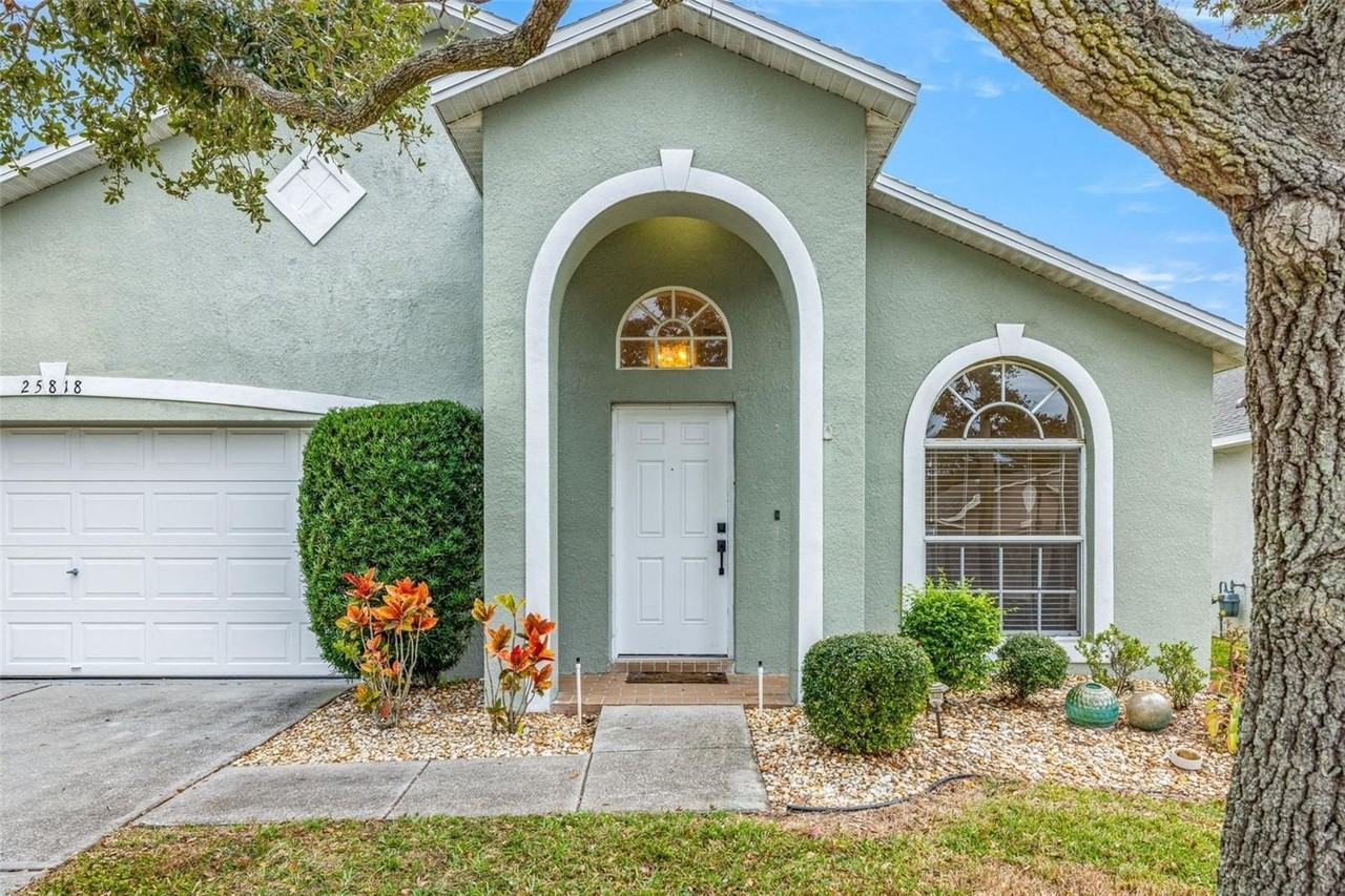 25818 Bloomsbury Ct - Photo 4 of 35