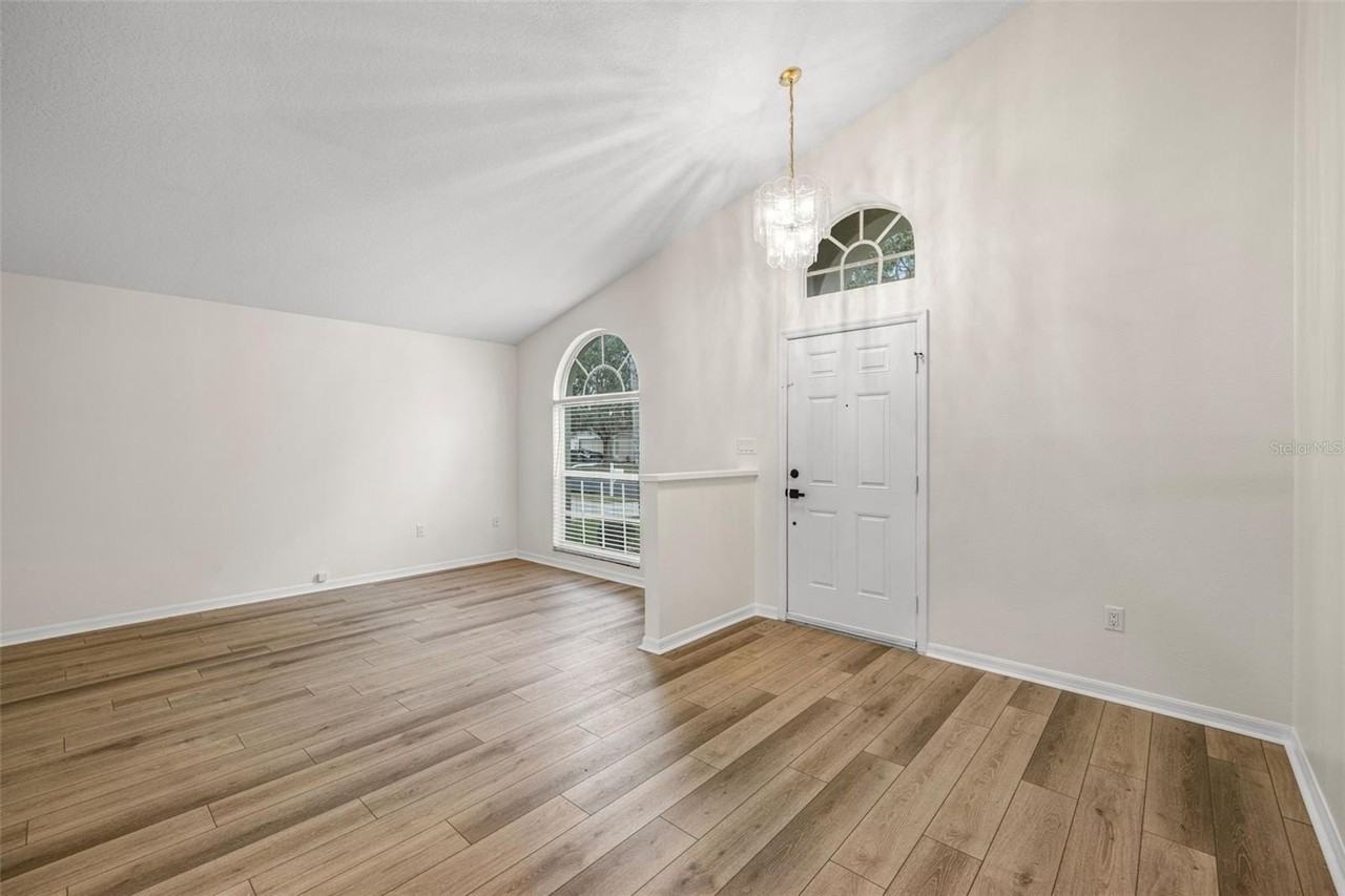 25818 Bloomsbury Ct - Photo 5 of 35