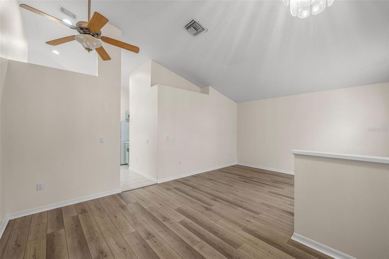 25818 Bloomsbury Ct - Photo 6 of 35