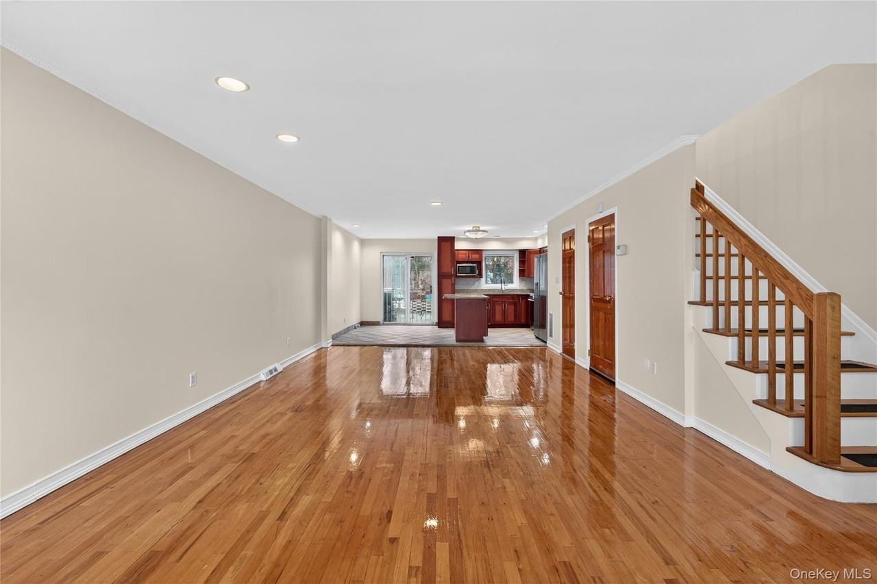 6247 Douglaston Pkwy Unit 23 #23 - Photo 3 of 16