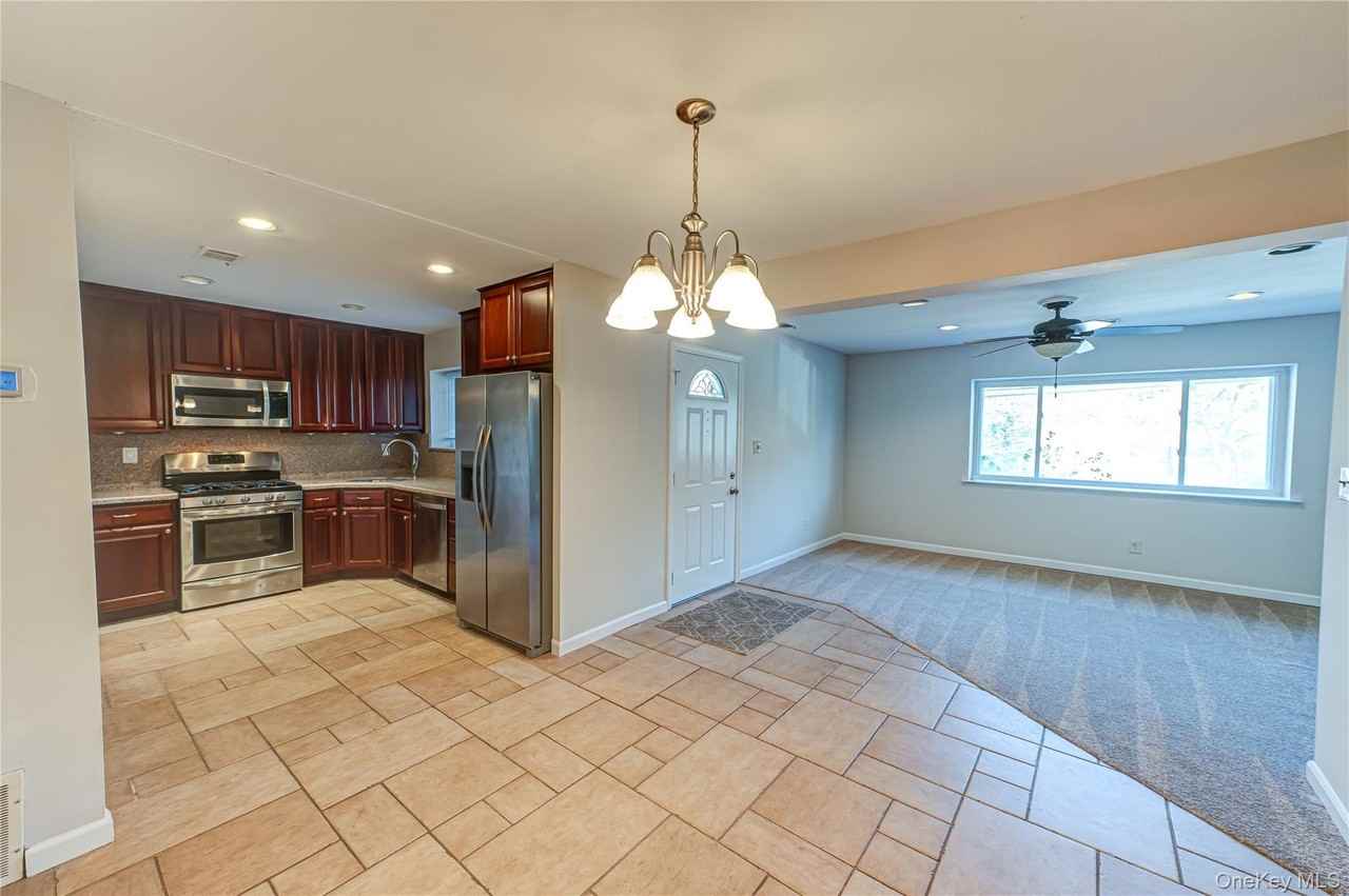 213 Storm Dr Unit 213 #213 - Photo 3 of 21