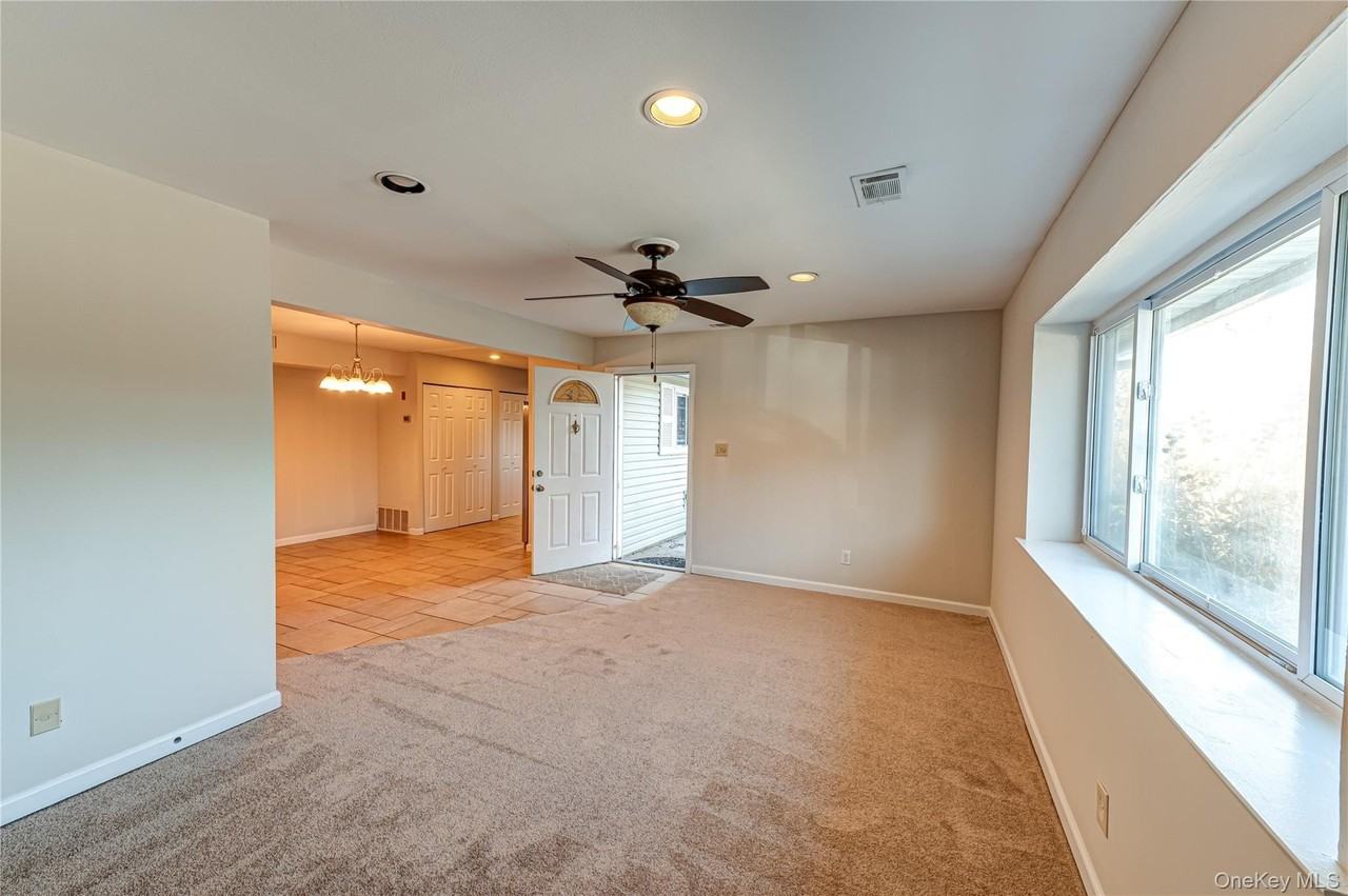 213 Storm Dr Unit 213 #213 - Photo 4 of 21