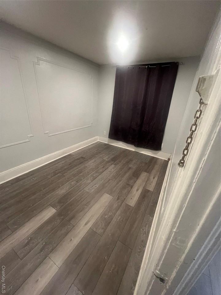 21107 Jamaica Ave - Photo 2 of 10