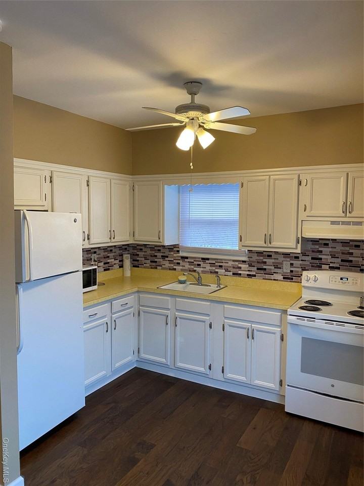 6 Gaines Dr - Photo 4 of 8