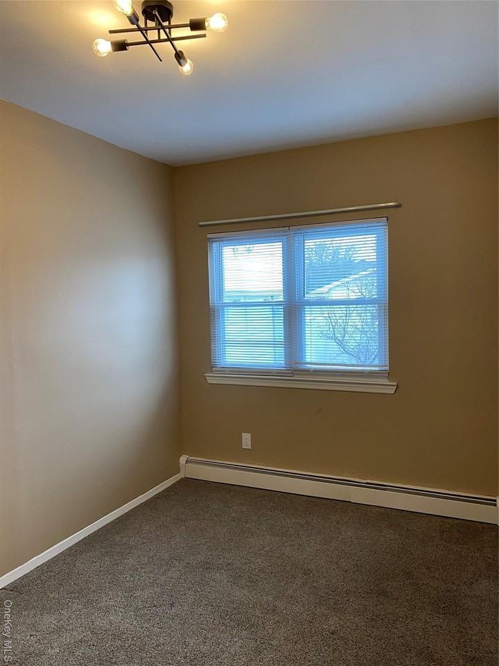 6 Gaines Dr - Photo 7 of 8