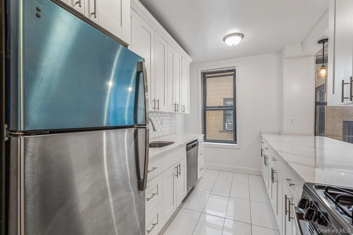 8364 Talbot St Apt 6a #6A - Photo 5 of 11