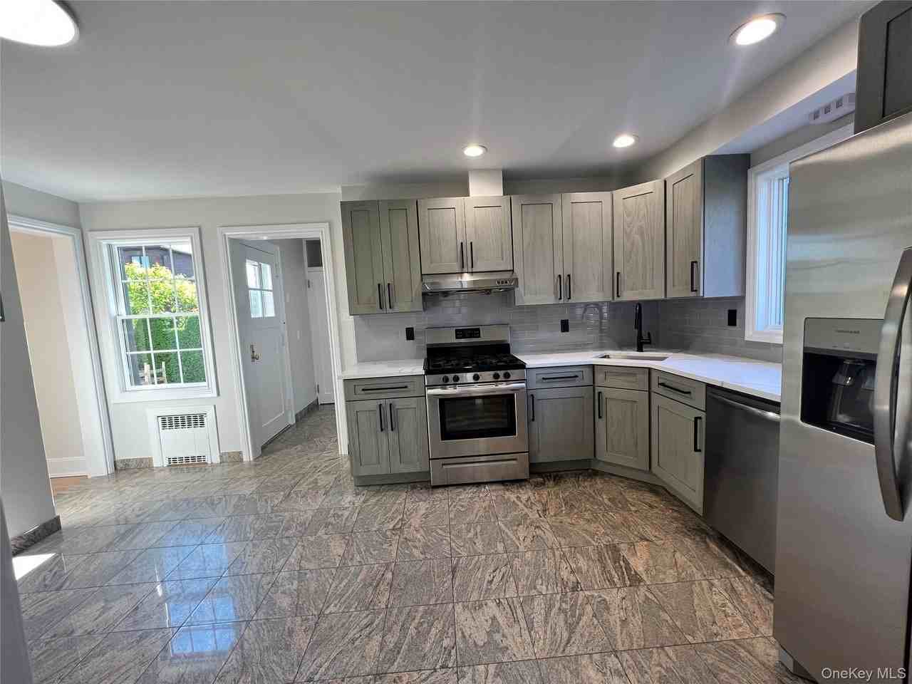 1430 160th St Unit 1 #1 - Photo 4 of 21