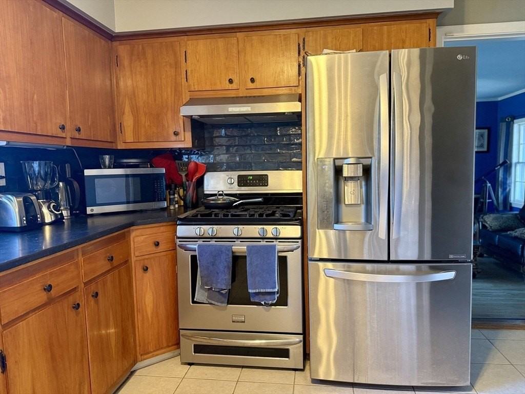 12 Holiday Dr - Photo 5 of 31