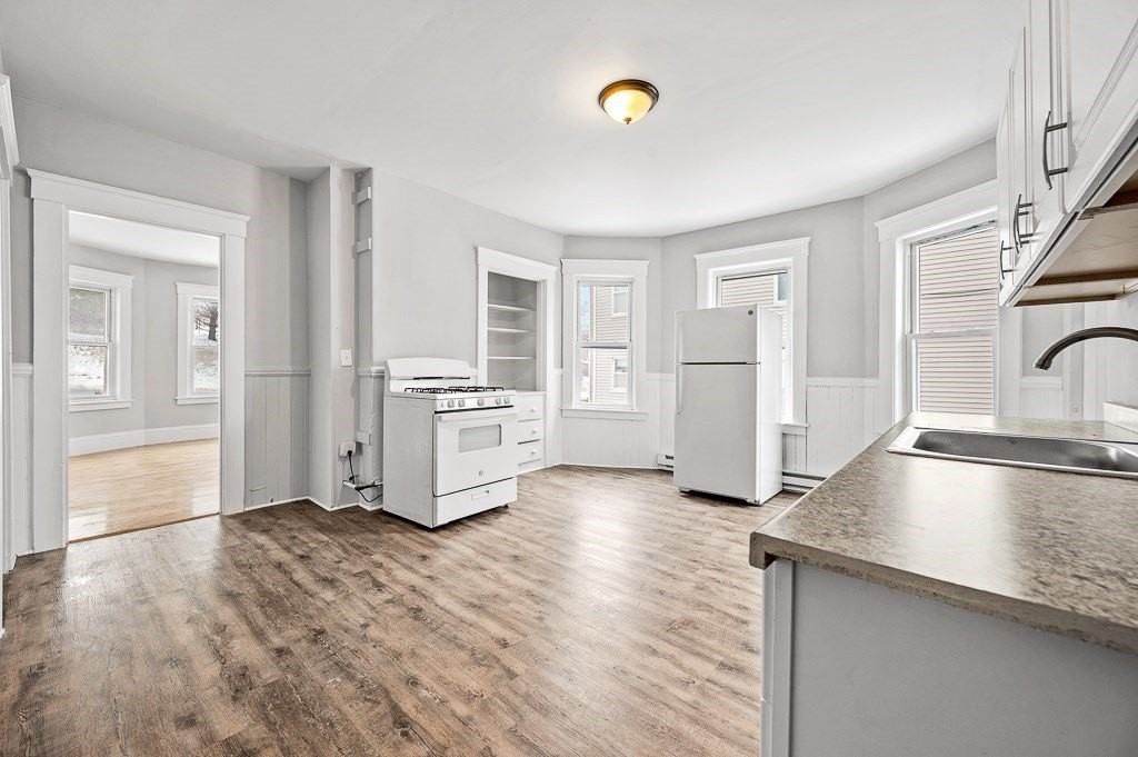 256 Belmont St Unit B #B - Photo 6 of 11