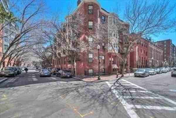 40 Saint Botolph St Apt 35 #35 - Photo 3 of 12