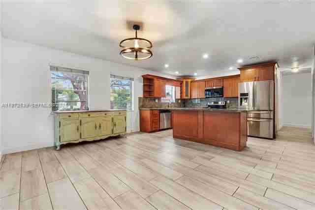 16665 Southwest 93rd Court - Photo 7 of 36