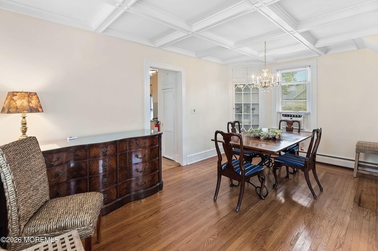 462 Church St - Photo 3 of 13