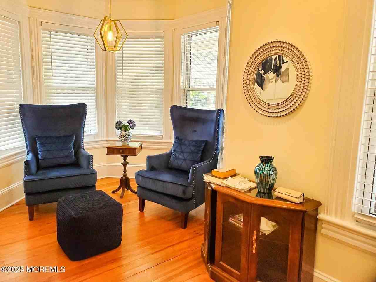 407 Euclid Ave - Photo 6 of 9