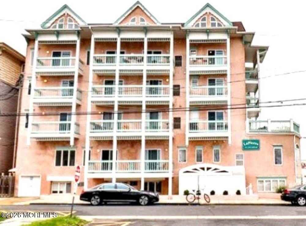 16 Lake Ave Apt 16 #16 - Photo 4 of 21