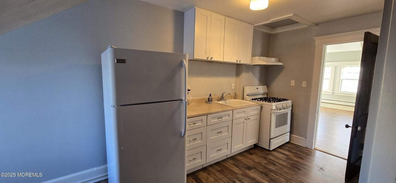 307 2nd Ave Apt 5 #5 - Photo 4 of 6