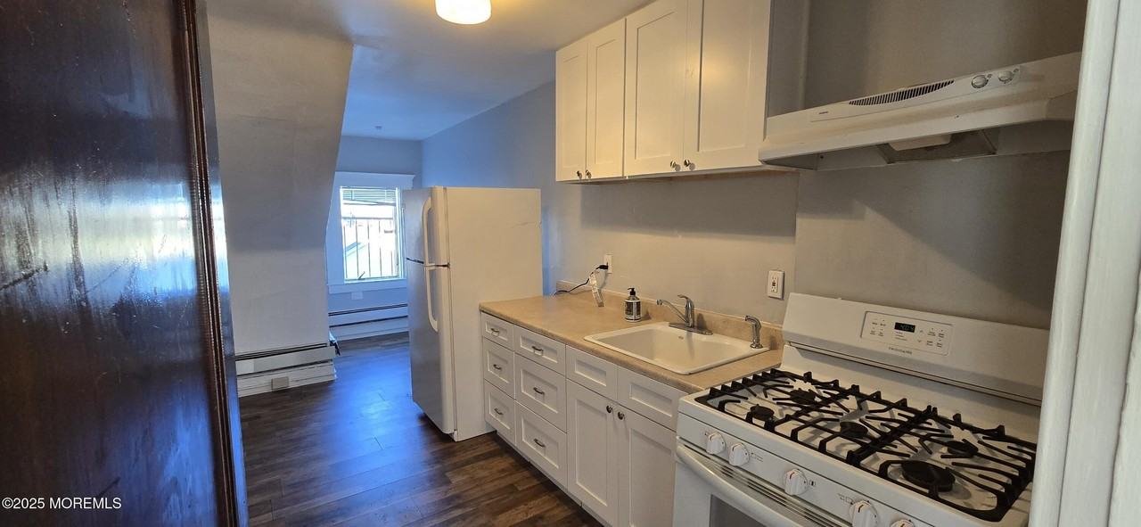 307 2nd Ave Apt 5 #5 - Photo 5 of 6