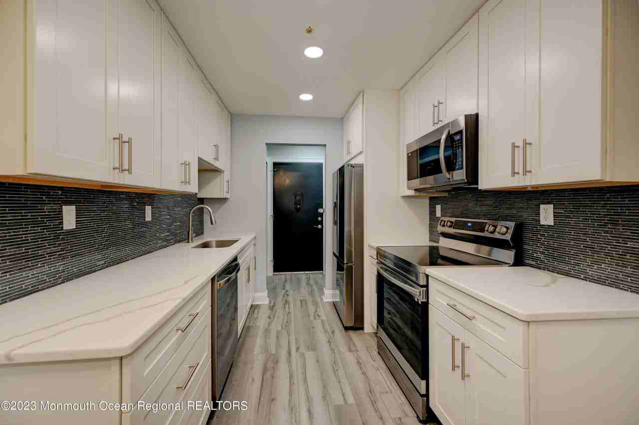 58 Amberly Dr Unit A #A - Photo 4 of 21