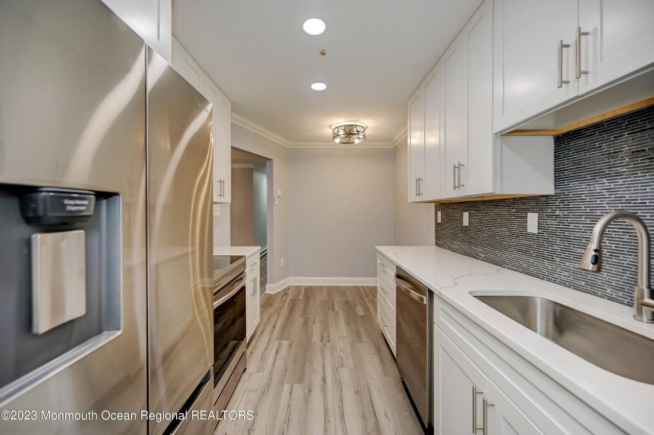 58 Amberly Dr Unit A #A - Photo 5 of 21