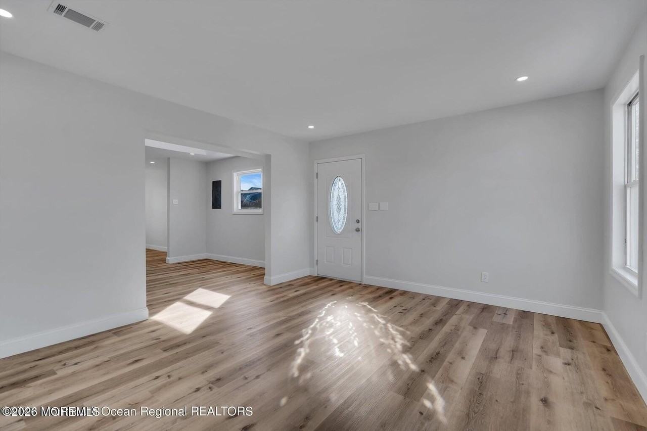 152 Windward Dr - Photo 6 of 14