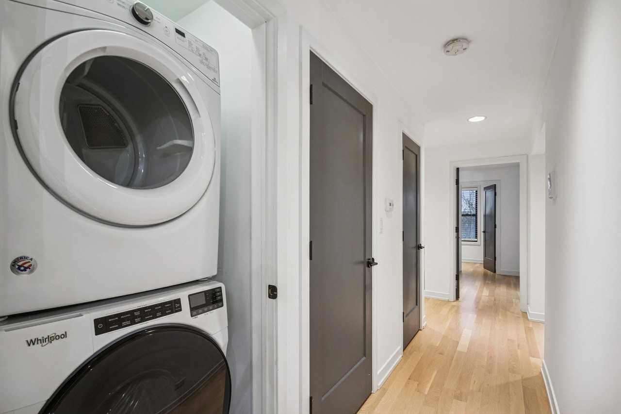 1242 W Huron St Apt 3 #3 - Photo 2 of 18