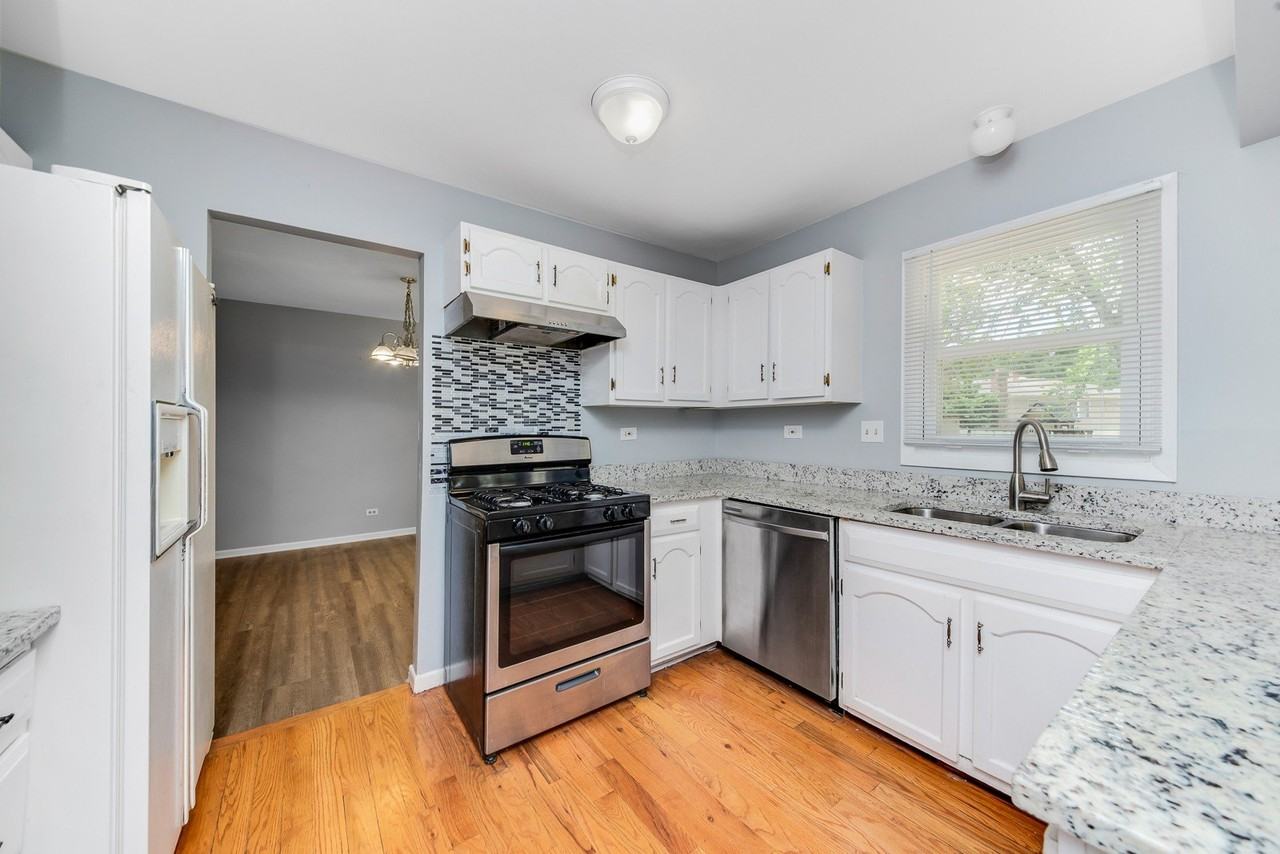 1441 Concord Dr - Photo 4 of 16