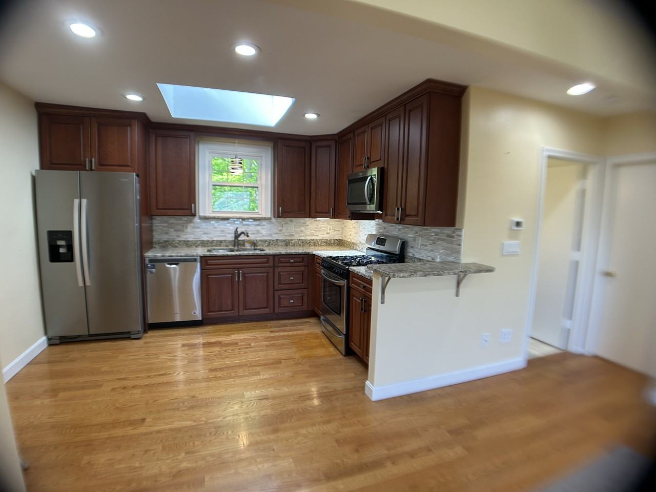 41 Davis Avenue - 1Unit 4 #1 - Photo 4 of 21