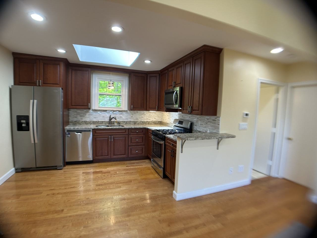 41 Davis Avenue - 1Unit 4 #1 - Photo 5 of 21