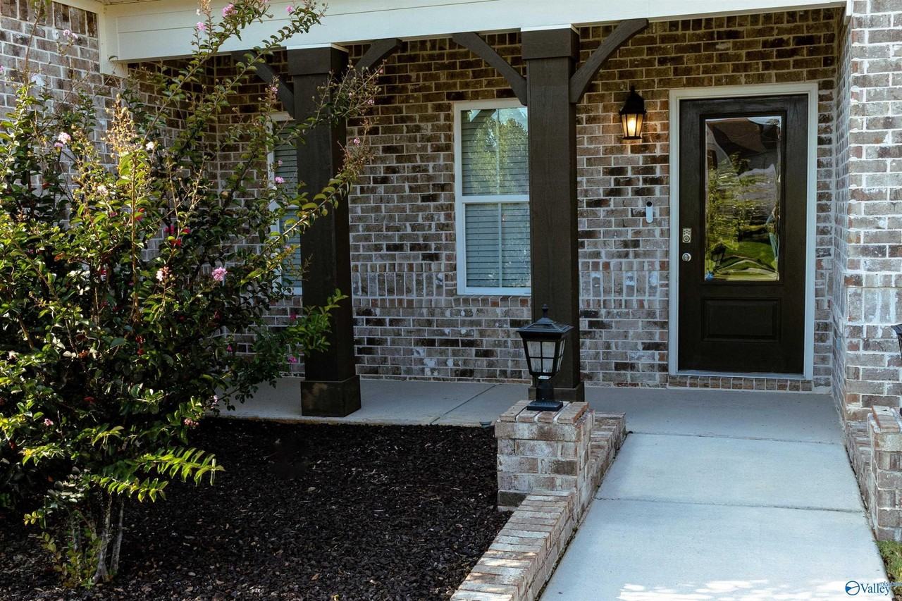 102 Willow Lake Cir Sw - Photo 2 of 20