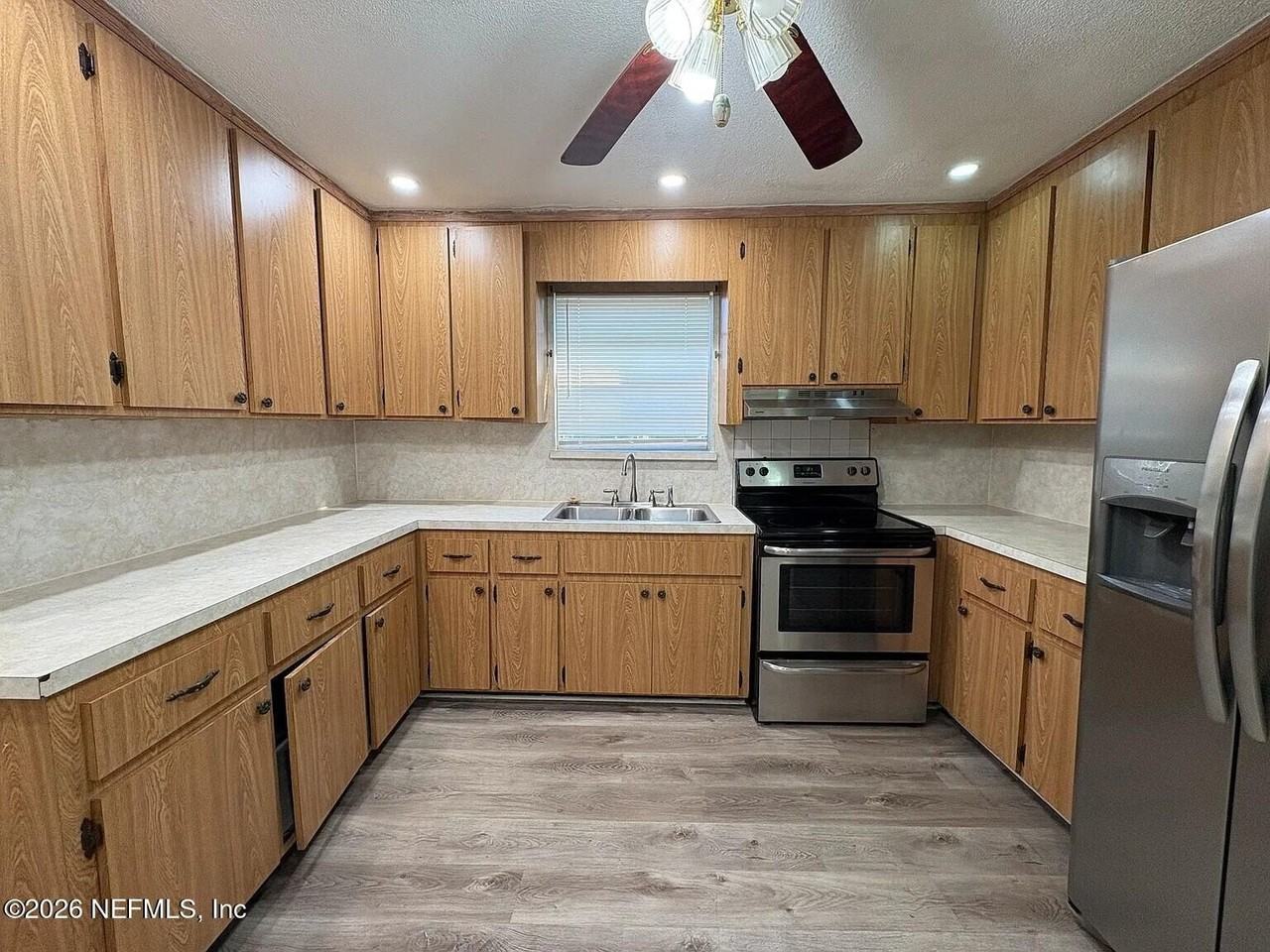 5306 Potomac Ave - Photo 5 of 17