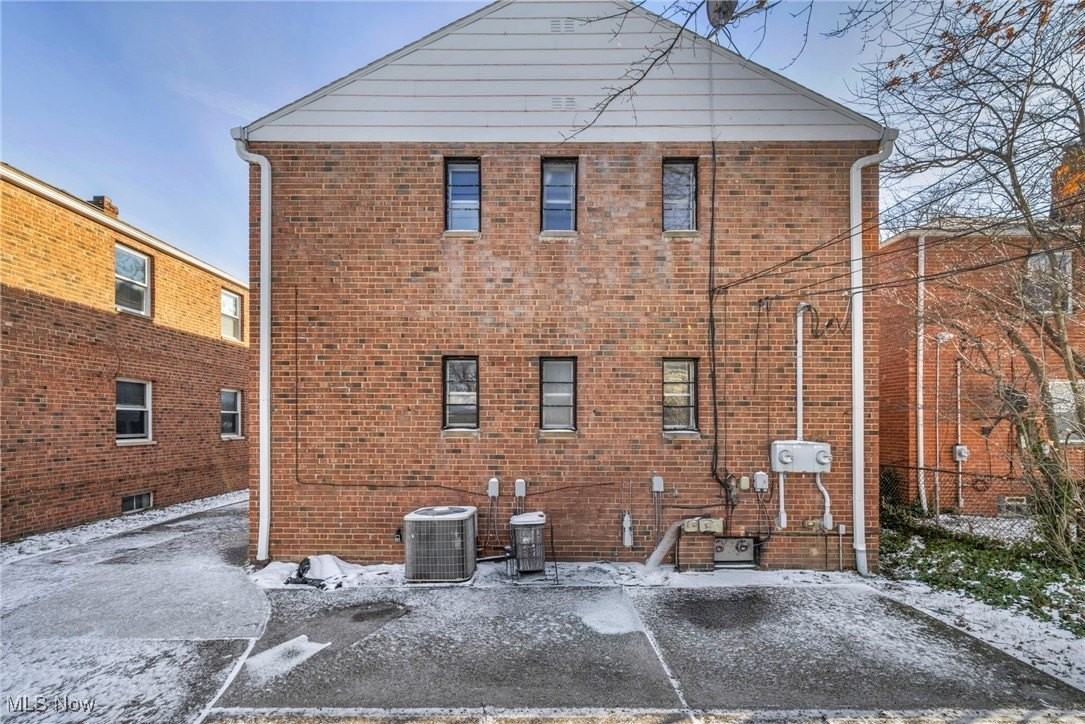 420 E 222nd St Unit 1 #1 - Photo 4 of 33