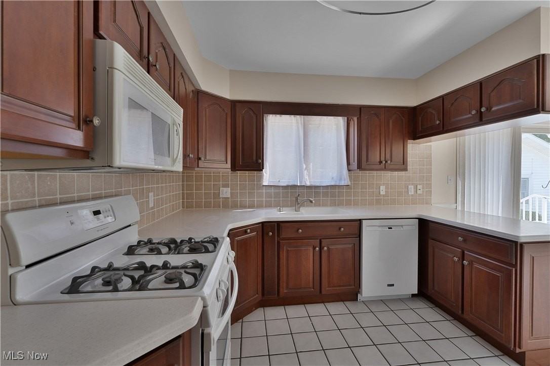 4185 Adeer Dr - Photo 2 of 50