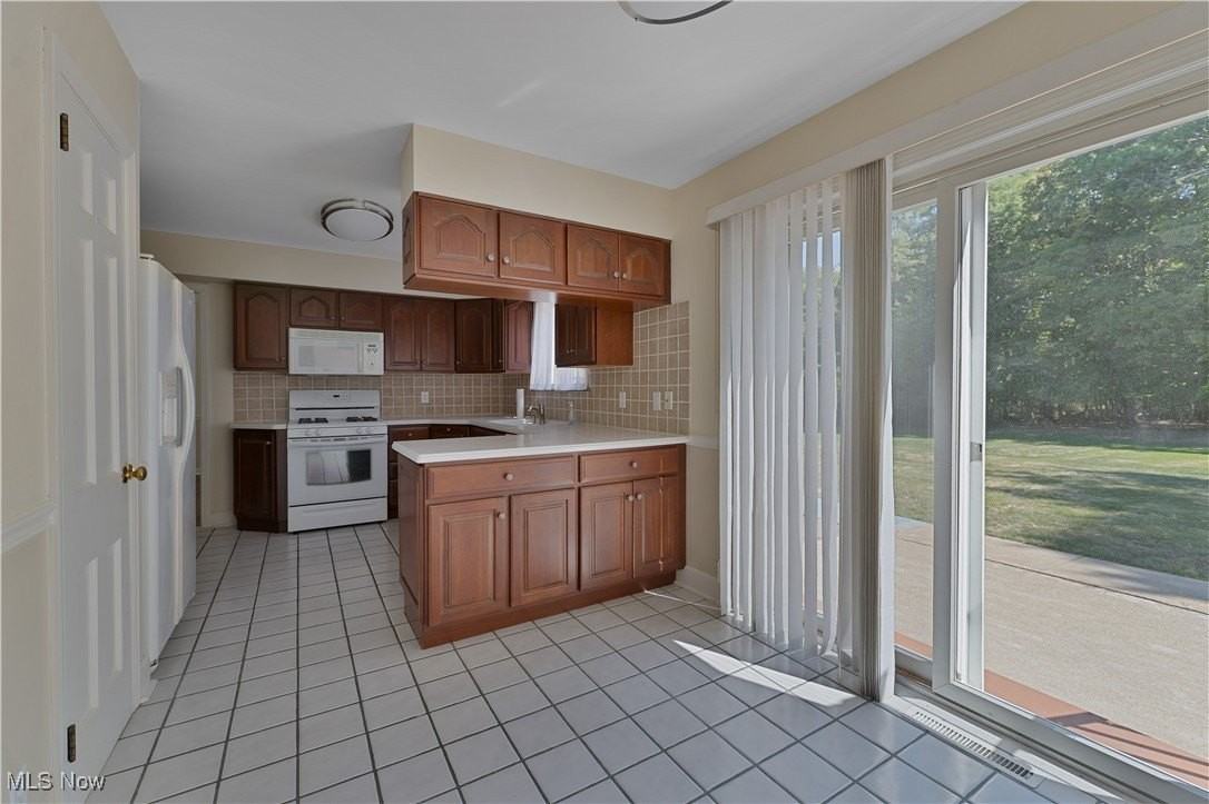 4185 Adeer Dr - Photo 7 of 50