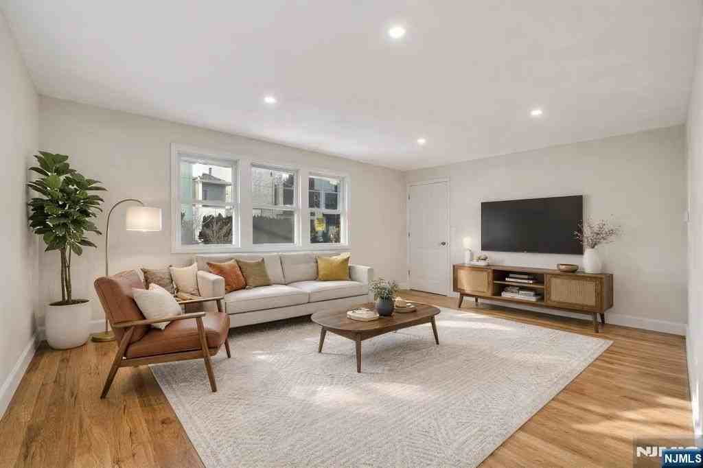 13 Casta Ln - Photo 2 of 26