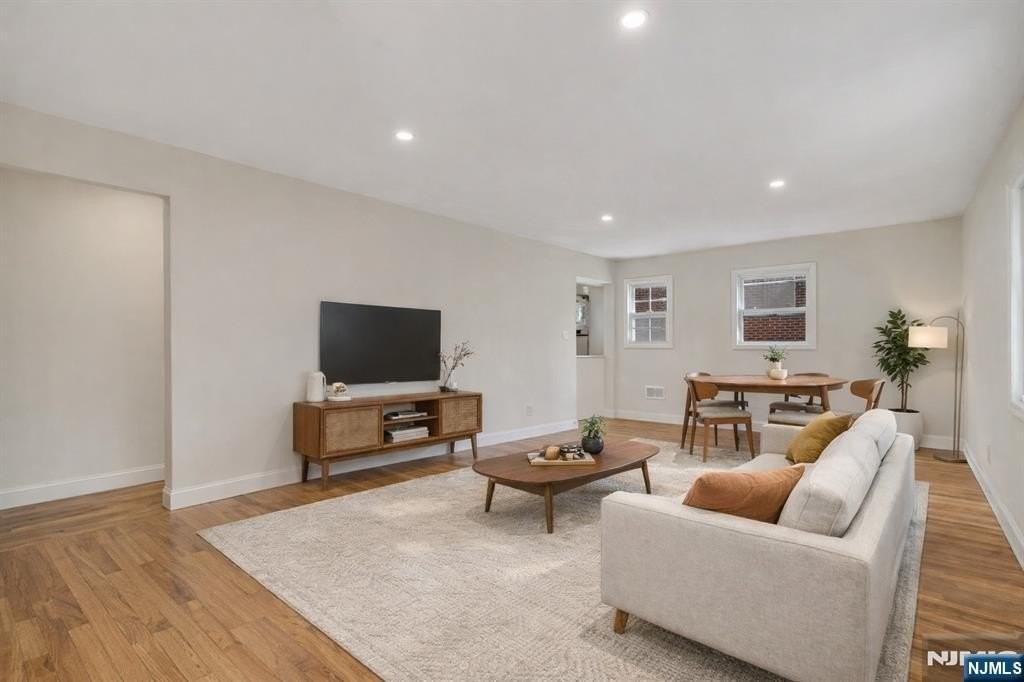 13 Casta Ln - Photo 5 of 26