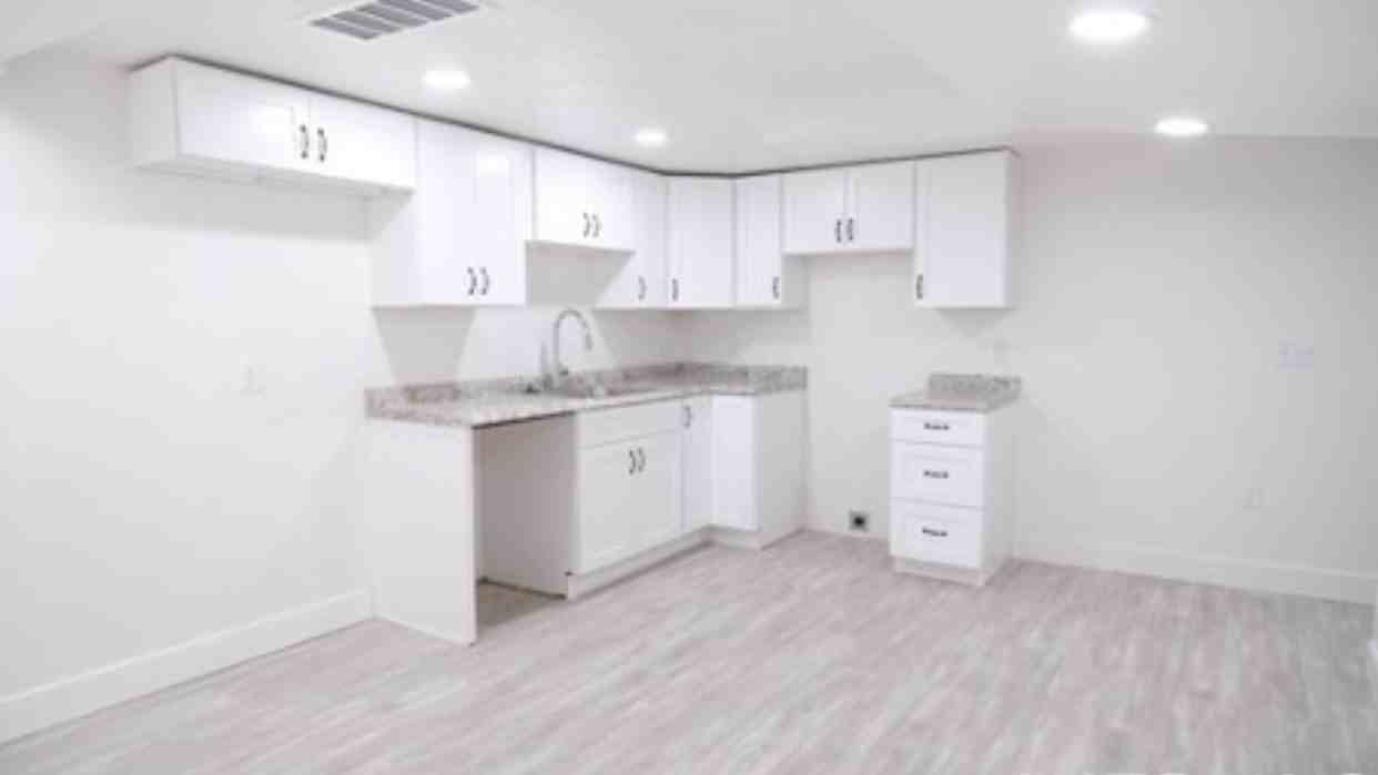 1965 E St - Photo 4 of 16