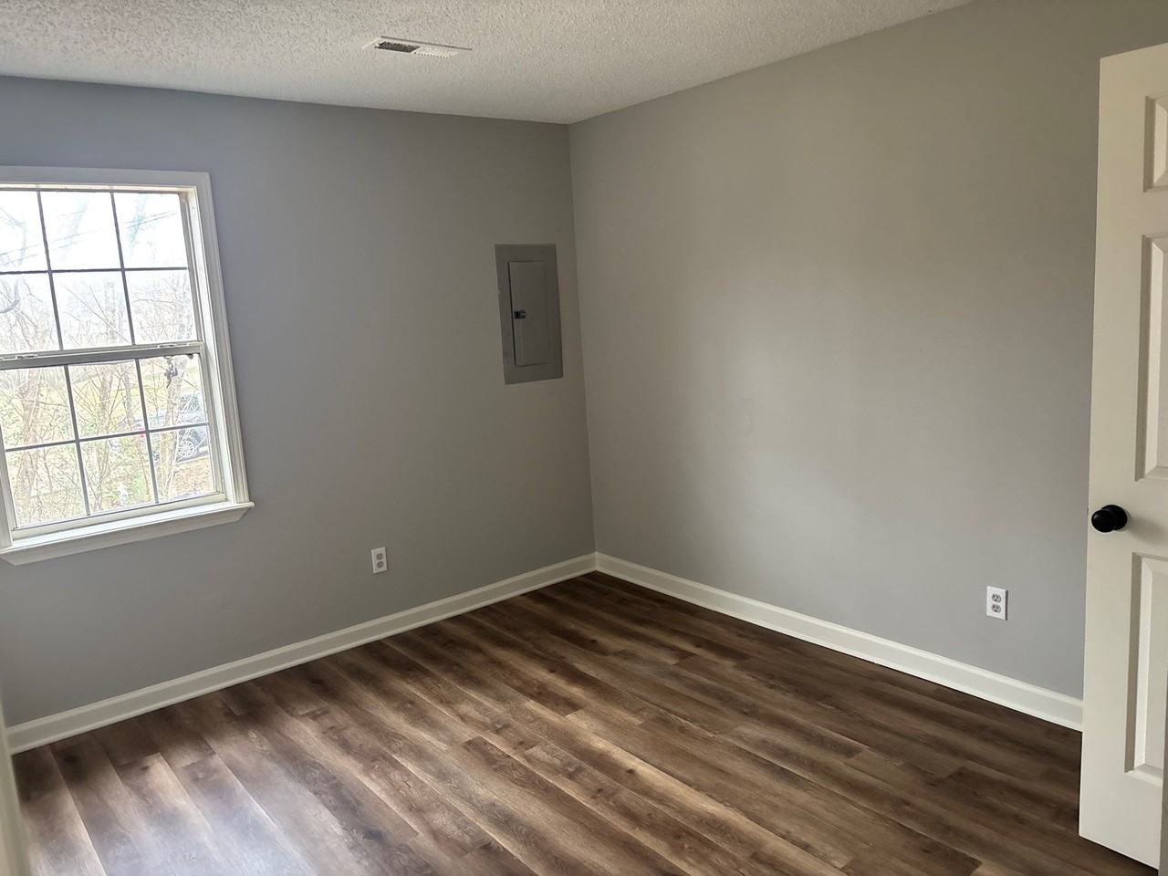 330 Main St #10 - Photo 6 of 10