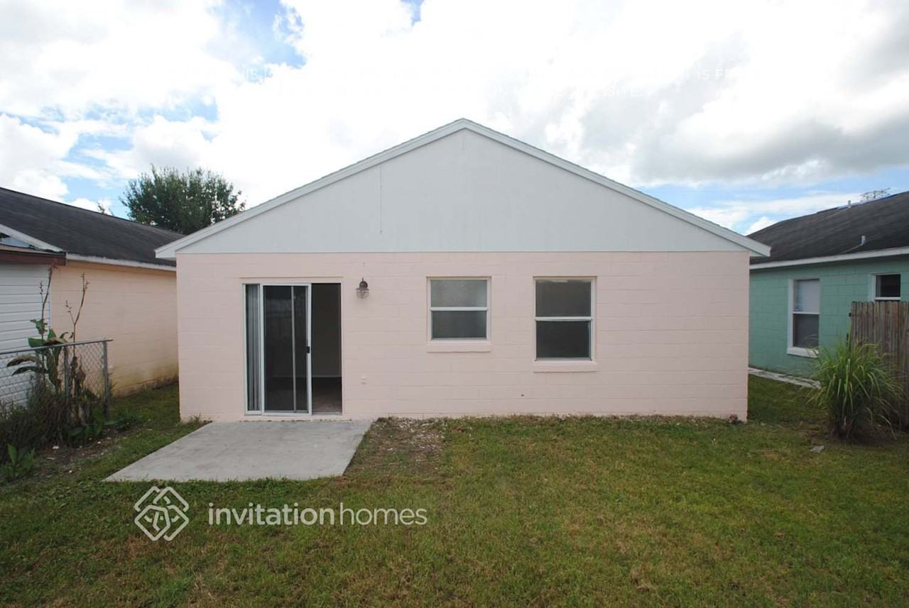 7815 Sagebrush Pl - Photo 3 of 5