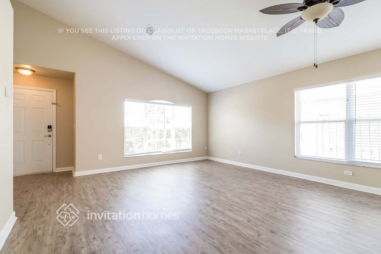 2825 Falcon Crest Pl - Photo 4 of 21