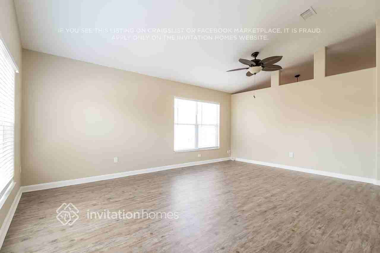 2825 Falcon Crest Pl - Photo 5 of 21