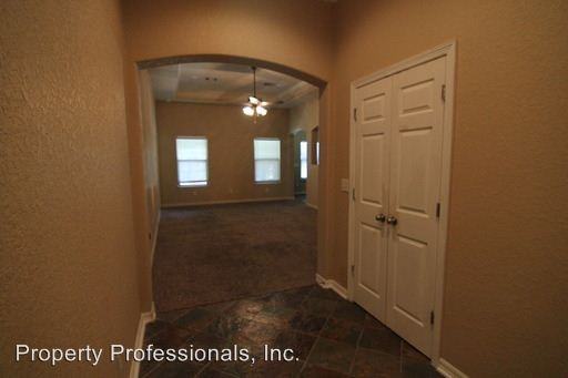 3054 Pine Valley Dr - Photo 3 of 12