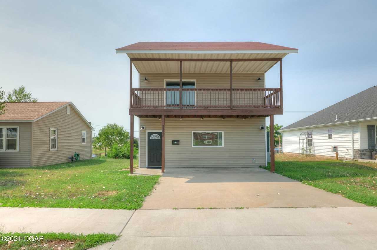 2326 S Moffet Ave - Photo 2 of 22