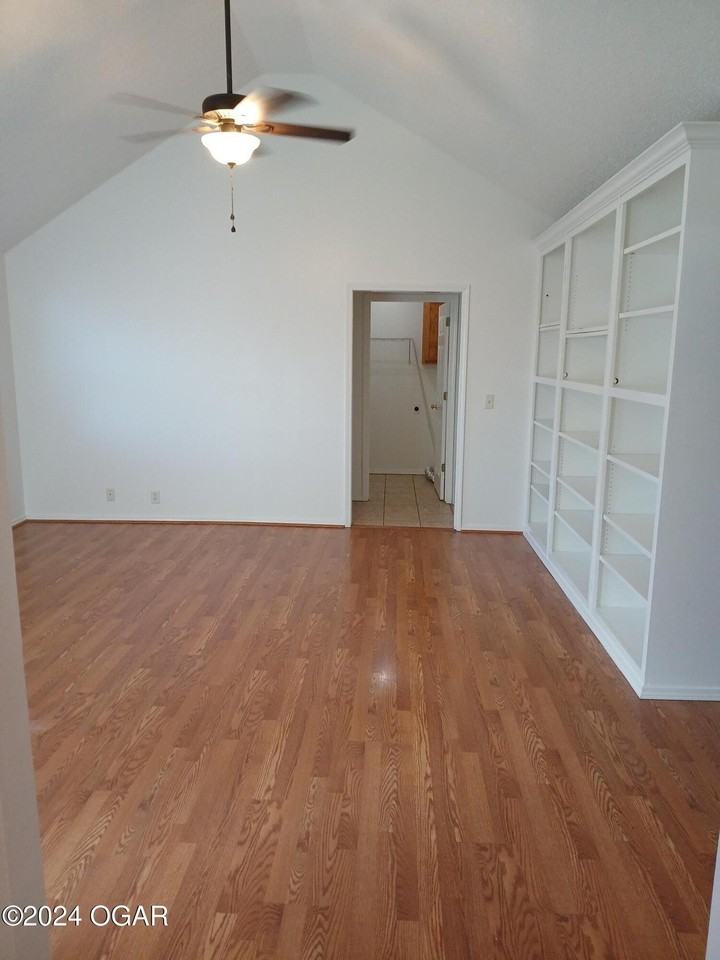 1627 South St - Photo 2 of 11