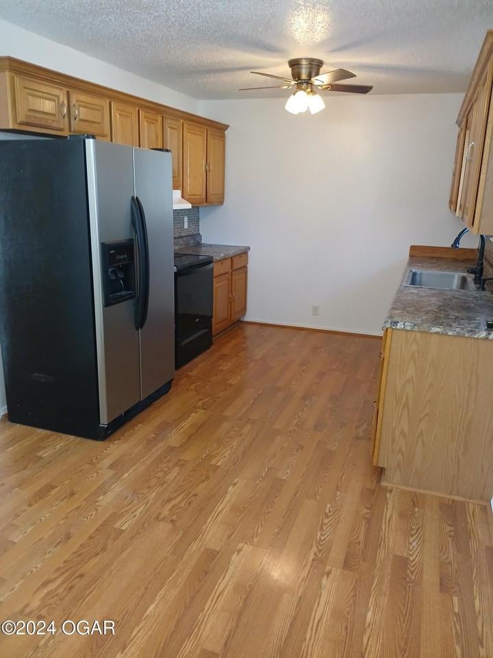 1627 South St - Photo 3 of 11