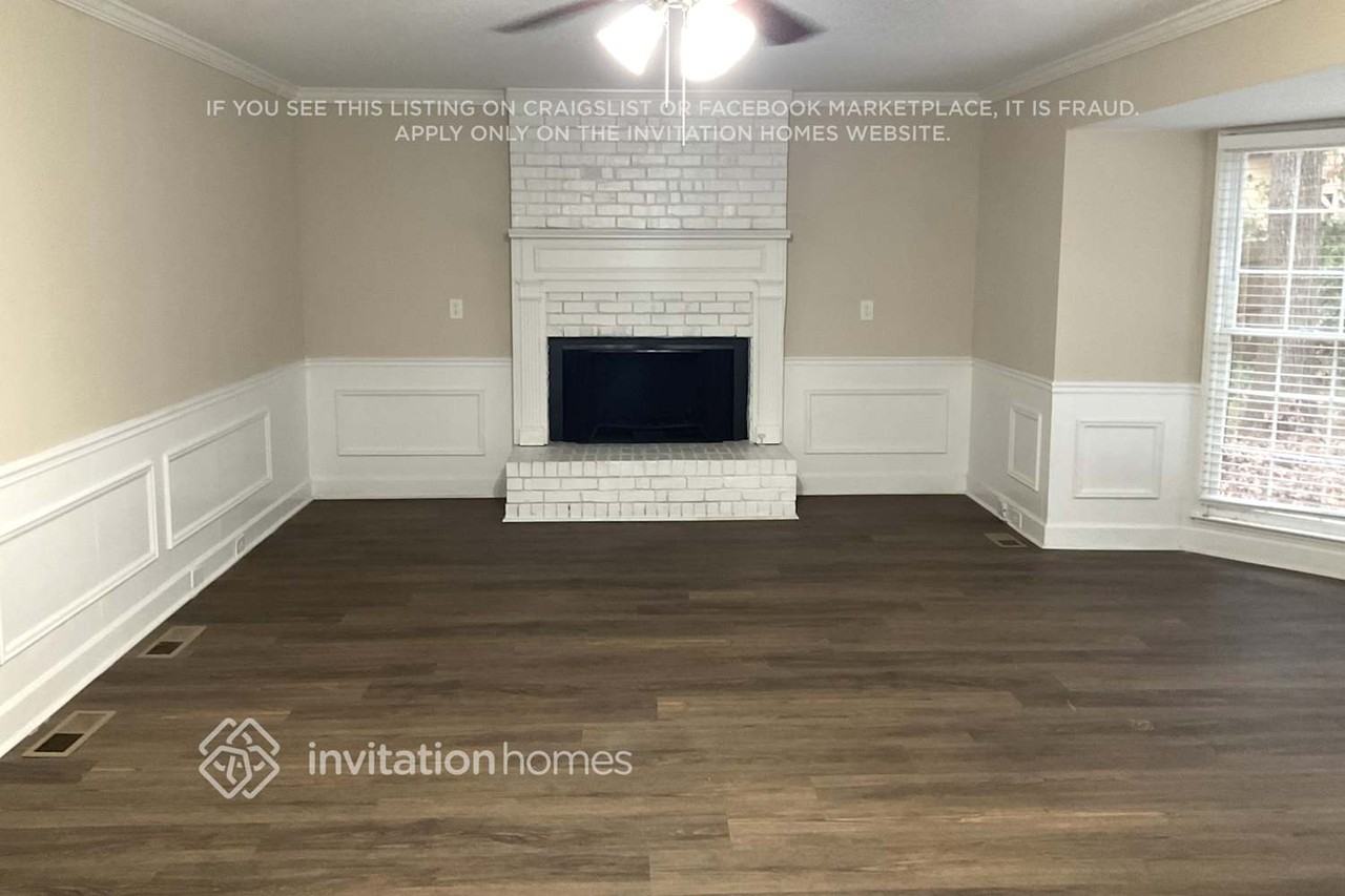 5031 Golf Link Ct - Photo 4 of 24