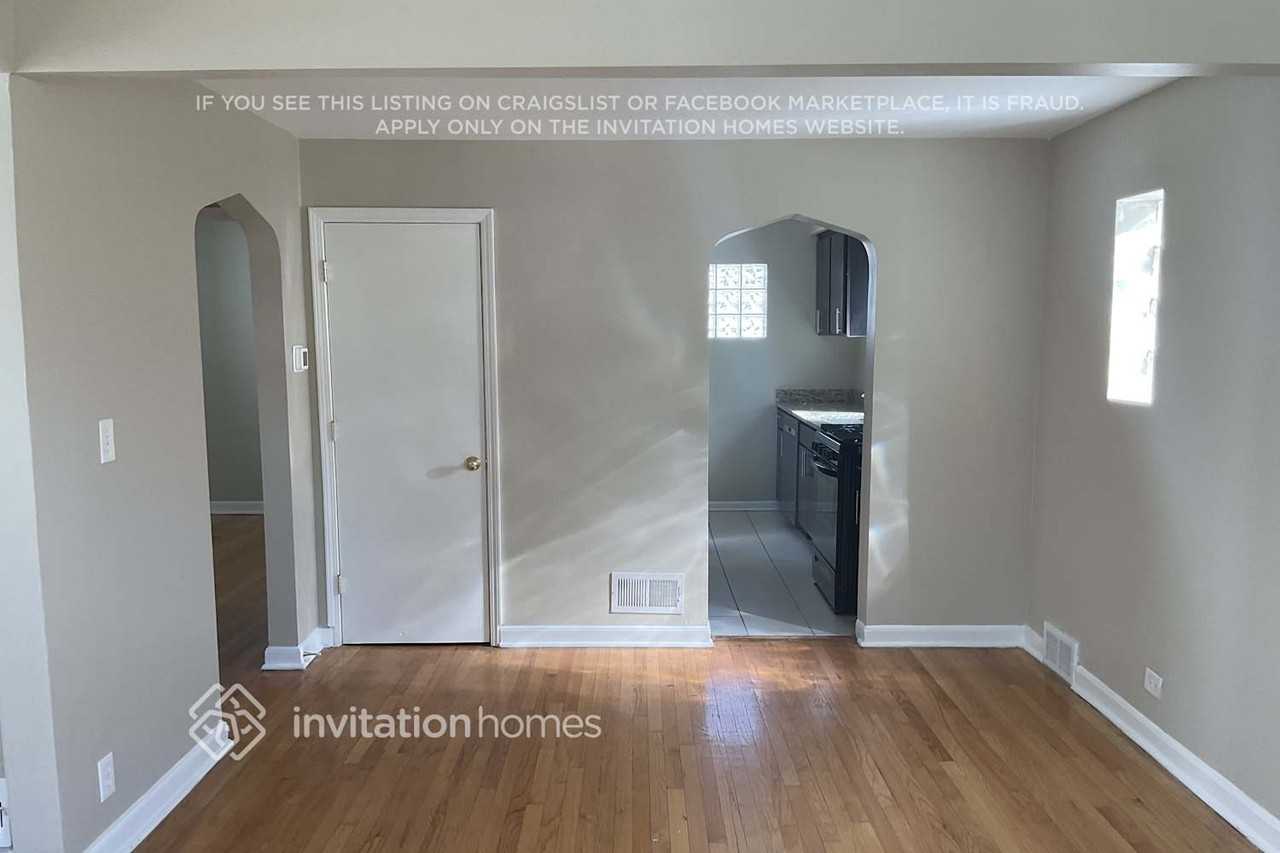 4209 Prairie Ave - Photo 5 of 14