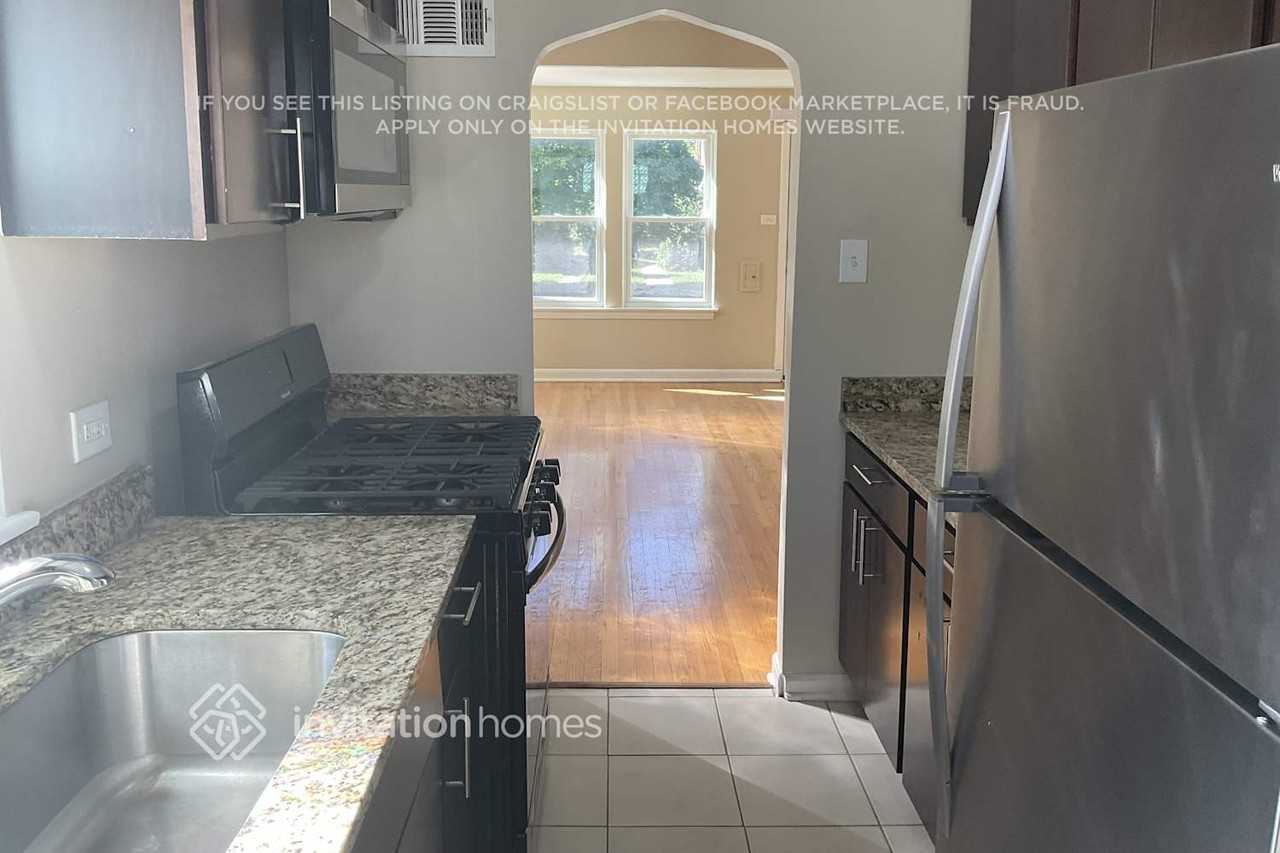 4209 Prairie Ave - Photo 6 of 14