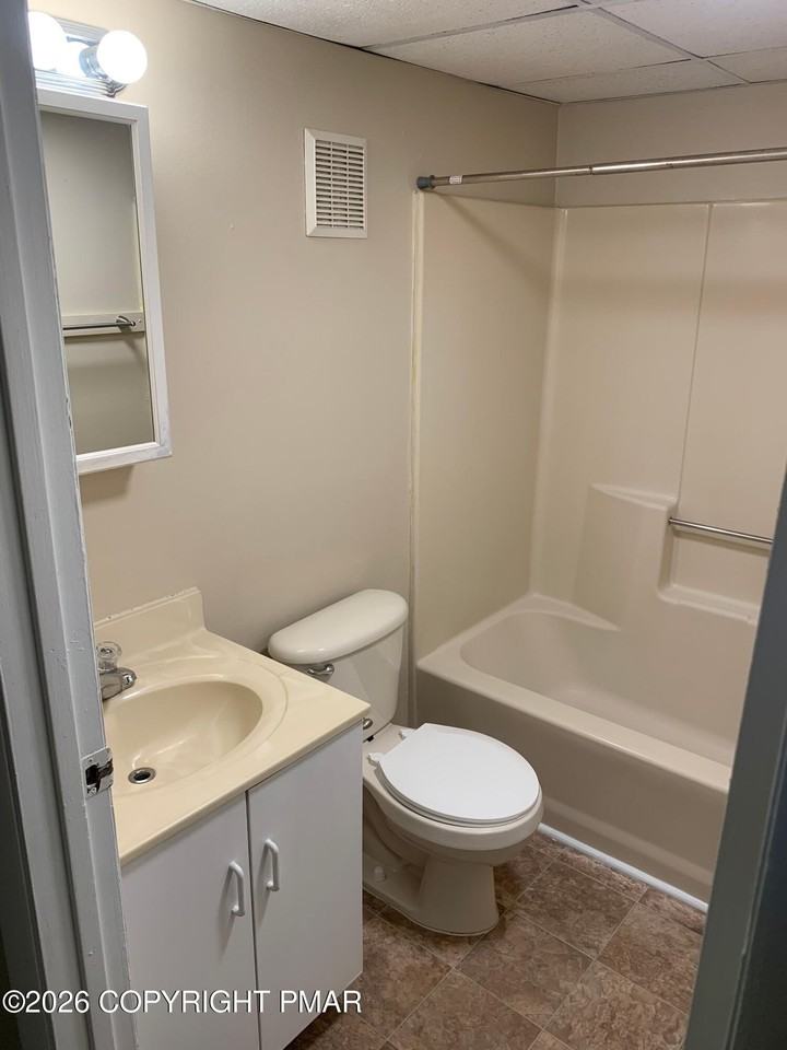 106 Madison St Apt G1 #G1 - Photo 5 of 10