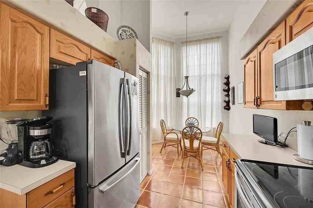 17210 Boca Club Blvd #103 - Photo 7 of 33