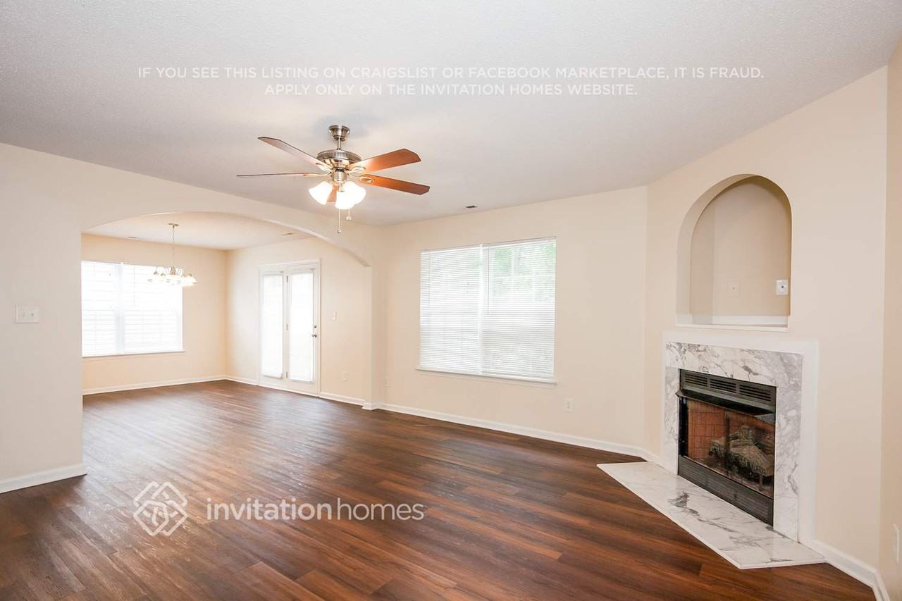 1718 Mission Oaks St - Photo 3 of 17