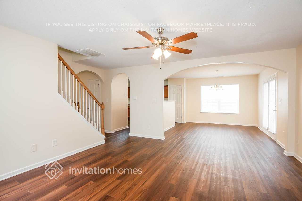 1718 Mission Oaks St - Photo 5 of 17